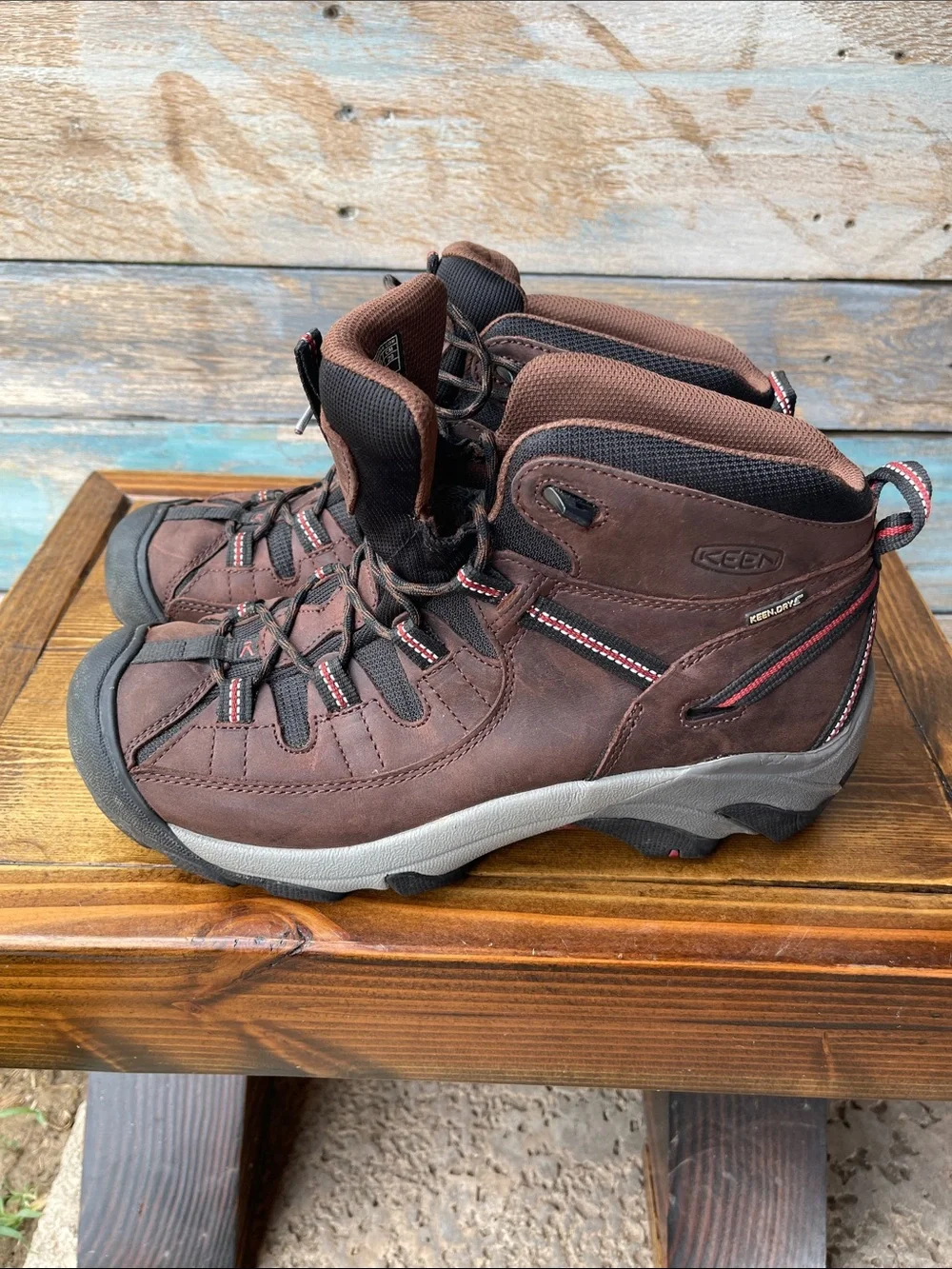 KEEN Targhee 2 Mid Waterproof Leather Hiking Trail Boots Size 11